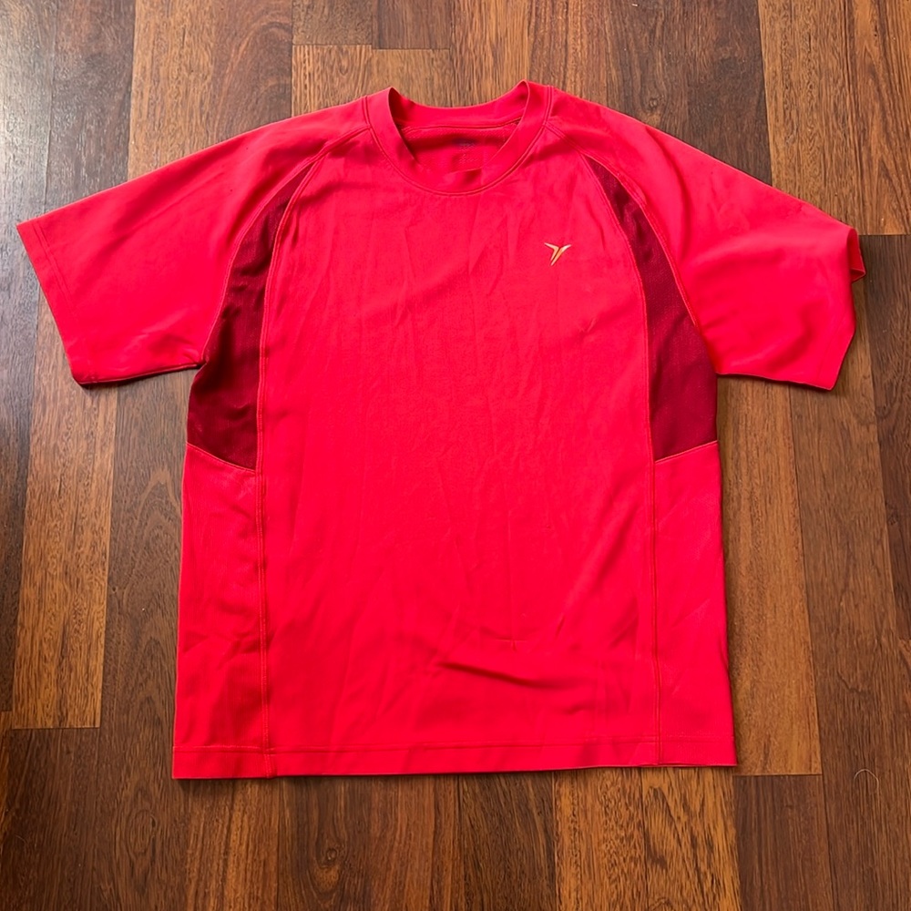 Old Navy Activewear Men’s Wicking Short-Sleeved Shirt (M)